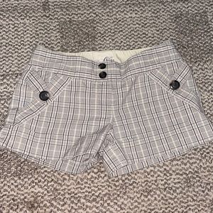 Womens guess plaid shorts medium never been worn